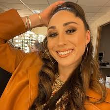 Jenny Dailey's Instagram, Twitter & Facebook