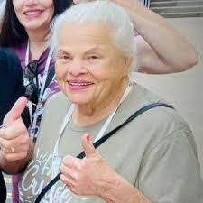 Suzanne Boisvert's Instagram, Twitter & Facebook