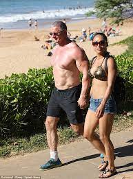 After completing his culinary training, he served aboard her robert irvine was married for the first time to karen irvine. Chef Robert Irvine 49 Displays Ripped Chest On Romantic Stroll With His Wrestler Wife In Hawaii Daily Mail Online