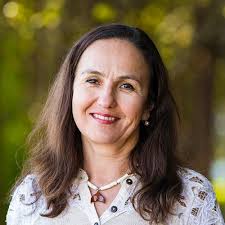 Leila Edwards's Instagram, Twitter & Facebook