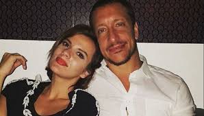 A finales del 2013 y en 2014, nicolás es uno de los protagonistas masculinos de la tira mis amigos de siempre con el personaje de manuel, en donde vuelve a compartir elenco con emilia attias luego de casi ángeles y los únicos. Nico Vazquez Revelo El Verdadero Nombre De Su Novia Gimena Contexto Tucuman
