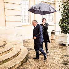 Macron Face à la Crise: Va-t-il Séduire les Socialistes pour Survivre? - Imagen principal del artículo