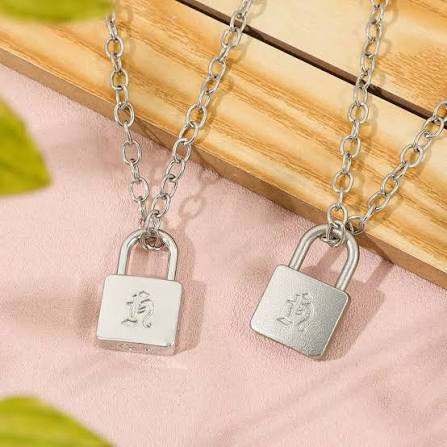 Collar(el candado) de Hyunjin 💝❤️🔥 💯 Original de Corea 🇰🇷 📍 av rio  de la antigua 5, paseos de churubusco en CDMX 🇲🇽 🆗 Envío a toda la  república mexicana 📞 55 4896 2320 #straykids #skz #kpop