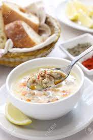 1 kg iskembe 1.5 lt su 3 çk tuz terbiye i̇çin 1 sb yogurt 1/2 limon suyu 1 yumurta 1 tk sirke 2 diş sarımsak 2 yk un 1 sb sıcak. Kaldaunensuppe Iskembe Corbasi Turkische Traditionelle Kater Lizenzfreie Fotos Bilder Und Stock Fotografie Image 43792648