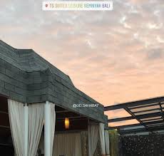 Rumah disebut layak huni bila rumah tersebut memiliki struktur bangunan yang kokoh dan memiliki tampilan visual yang menarik. Atap Roof Ud Sahabat Surabaya
