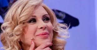 Tina Cipollari lascia Uomini e Donne?/ Maria De Filippi contraria: chi  litigherà con Gemma? L'indiscrezione