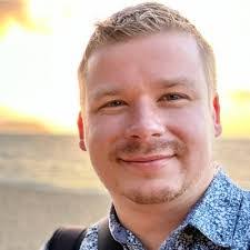 Lindsay Kiefer's Instagram, Twitter & Facebook