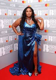 Lizzo S Best Outfits Fashion And Beauty Photos Of Lizzo In 2020 Vmas Dress Red Carpet Fashion Fashion