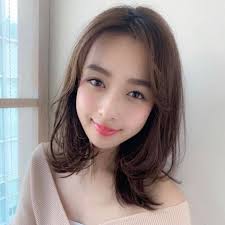 簡単かわいい編み込み不要ボブミディアムの女の子ヘアアレンジ