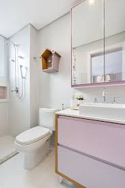 Quarto De Bebe Em Cinza Rosa E Branco Constance Zahn Babies Kids Banheiro De Apartamento Banheiro Feminino Decoracao Banheiro Feminino