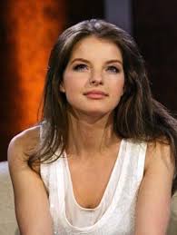 The plot is mostly the same, but these two movies could not feel.major spoiler alert this post basically spoils all of both justice league and zack snyder's justice league. Die Beliebtesten Dates Der Deutschen Yvonne Catterfeld Catterfeld Frau