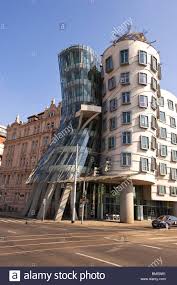 File das tanzende haus tančící dům bürogebäude praha prague prag panoramio jpg wikimedia commons. Tanzendes Haus Prag Stilsicheren Tanzende Haus Prag Tschechien Stockfotografie Alamy