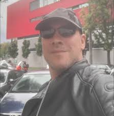 I am very new to this game, been playing for close to 3 weeks now. Who  should I focus