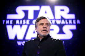 Hamill originated the role of skywalker when he was a very young actor — but while hamill's talent and charm have gotten him far, he is definitely not one of the taller actors in the star wars franchise. Mark Hamill A Star Wars Star Gets His Record Back The New York Times