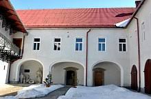 Treime, un lacas de cult medieval in stil baroc, * casa iancu de hunedoara, terminata de matei corvin la sfarsitul muzeul a fost infiintat de catre societatea de istorie din baia mare in 1899. Muzeul De Istorie Si Arheologie Baia Mare