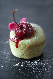 Petits Fours Pistache Cerise B Comme Bon Gateaux Et Desserts Recettes Sucrees Patisserie