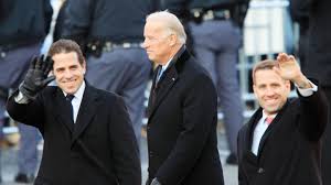 In 2015, biden suffered another loss of a beloved family member: Donald Trumps Respektloser Umgang Mit Bidens Verstorbenem Sohn Beau Stern De
