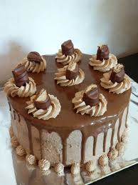 Layer Cake Au Kinder Bueno Les Gourmandises De Jessica Gourmandise Tutoriel Pour Faire Des Gateaux Recette Wedding Cake