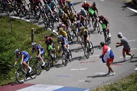 Following the start in limoux the route takes in a number of intermediate climbs before a summit finish at the unprecedented prat d'albis. Tour De France 15e Etape Limoux Foix Prat D Albis Deuxieme Victoire D Etape Pour Simon