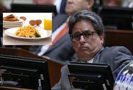 Mientras tanto, el ministro carrasquilla deberá enfrentarse a un debate de control político, citado en el congreso de la república, para que responda al país por las tasas de interés exorbitantes que les. 3ohvjiw89k1hpm