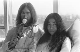 Yoko ono has reacted to her and john lennon 's classic, 'imagine', being used during the opening ceremony of the olympic games in tokyo. Datei John Lennon En Zijn Echtgenote Yoko Ono Op Huwelijksreis In Amsterdam Hielden Pe Bestanddeelnr 922 2301 Jpg Wikipedia