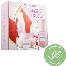 The og powerhouse fights free radicals that lead to wrinkles and signs of aging. Glow Recipe Slice Of Glow Set