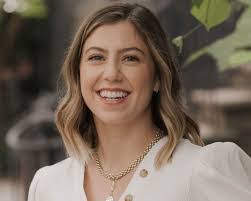 Amanda Klag's Instagram, Twitter & Facebook