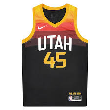 Per team policy, terms of the deal were not released. Basketball Trikots Einfach Online Bestellen Kickz