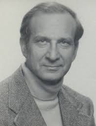 Earl Silvers, age 92. Beloved husband of Penny Silvers. Loving father of  Matt (Susie) Silvers and Josh (Katy) Silvers. Proud grandfather of Max,  Rachel and Sam Silvers, Carly (Alex) Polk, Jon, Jake,