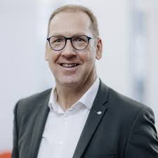 Ansprechpartner:innen