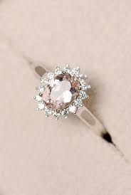 Interesting Unique Engagement Rings For Him And Her Anel De Noivado De Safira Anel De Noivado Anel De Formatura Direito