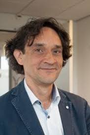 Het gele hesje verdwijnt, oranje boven op alle bouwplaatsen