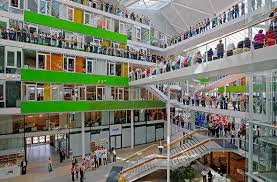 The new unilever headquarter building for germany, austria and switzerland is located right by the river elbe in hamburg's hafencity. Unilever