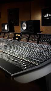 Ein design ist eine kombination aus desktophintergrundbildern, fensterfarben und sounds. Sound Recording Studio Equipment Iphone 6 Wallpaper Recording Studio Equipment Audio Cool Wallpapers For Phones