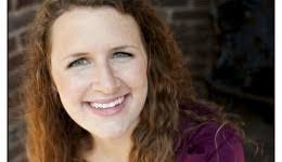 Emi Lee's Instagram, Twitter & Facebook