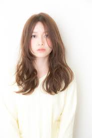 伸ばしかけの前髪をちょっとの工夫で可愛く大変身させる方法 hair ロングヘア センター分け ロング ヘアカット