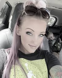 Samantha Benedict's Instagram, Twitter & Facebook