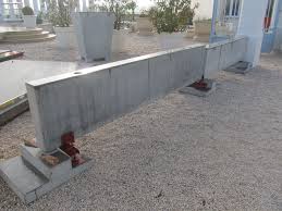 Muret De Cloture Et Portail Prefabrique En Beton Arme Construction Bathroom Bathtub