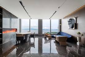 茶室和德州扑克 品酒区集合在休闲区 东西方的商务接待礼仪的独立共融 磨砂皮质地 羊毛呢 石材的材质凸显高贵品质 在舒适和开阔的景色 旨在打造开怀畅饮相聚言欢的场景体验 home decor home room