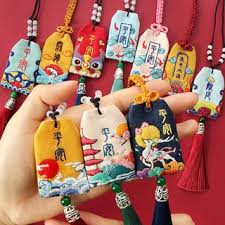 Vật phẩm hộ mệnh tuổi đinh mão. Thien Tháº§n Há»™ Má»‡nh Tiáº¿ng Anh La Gi Xá»‹n