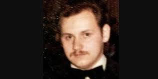 Adam and Theresa Janus: Who Were the Tylenol Murder Victims? How Did They  Die?