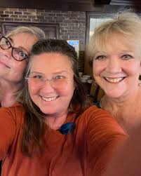 Rabbit House Press (@rabbithousepress) • Instagram-bilder og -videoer