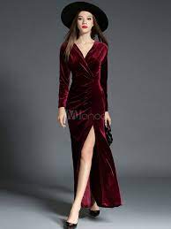 Offriamo diverse selezioni di vestito lungo di moda ma a buon mercato per qualsiasi occasione. Vestiti Lunghi Bordeaux Abiti Lunghi Maniche Lunghe Vestito Di Velluto Velo Vestiti Lunghi Eleganti Monocolore Con Spacco A Pieghe Con Scollo A V Milanoo Com