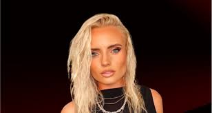 Female Session Singers & Vocalists for Hire