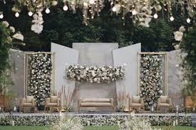 Post Penuh Inspirasi Bridestory Com Semua Orang Harus Membaca Tentang 17 Inspirasi Desain Dan Tempat Pernikahan Dekorasi Pernikahan Klasik Dekorasi Pernikahan