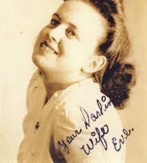 Evelyn Rutherford's Instagram, Twitter & Facebook