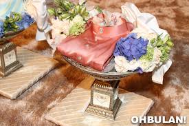 Jadi hadiah berupa makeup dan skincare menjadi salah satu pilihan terbaik untuk diberikan. 20 Trend Terbaru Hantaran Baju Melayu Lelaki Lamaz Morradean