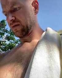 Cold Plunge Day 12 easiest day yet…but i bet warmest water yet. #coldplunge  #coldplunging #icebath #personaltrainer