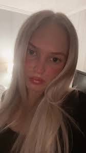 Ellie Ford's Instagram, Twitter & Facebook