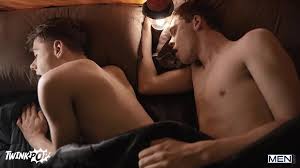 سكس لواط - صديق ابي اغتصبني و انا بعيط - xnxx gay